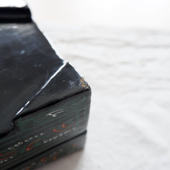 Laquered Keepsake Box - Picture 9 of 9